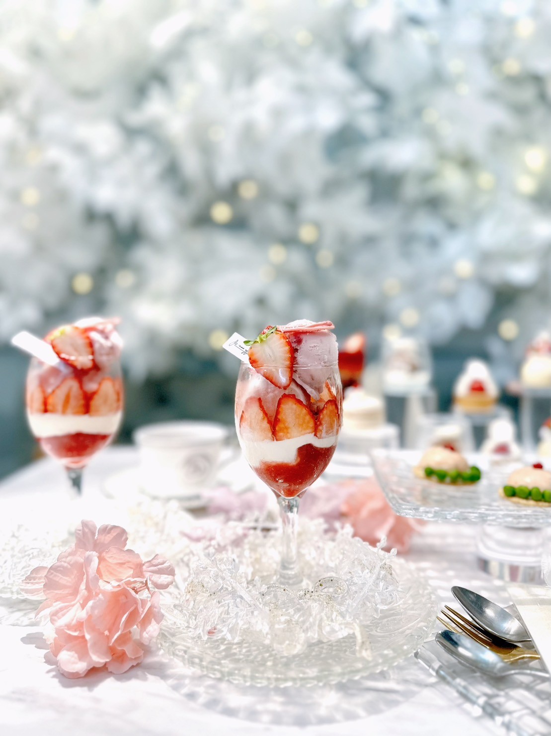 Strawberry White afternoontea聖代